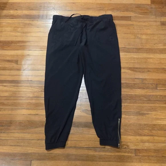 Albion Fit Jetsetters Black Jogger Pants with Gold Ankle Zip Detail - Picture 4 of 13